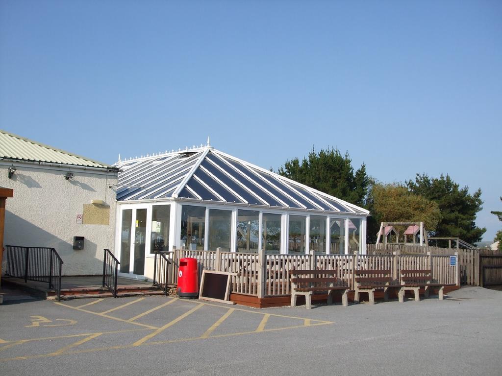 פדסטואו Chalets & Lodges At Atlantic Bays Holiday Park מראה חיצוני תמונה