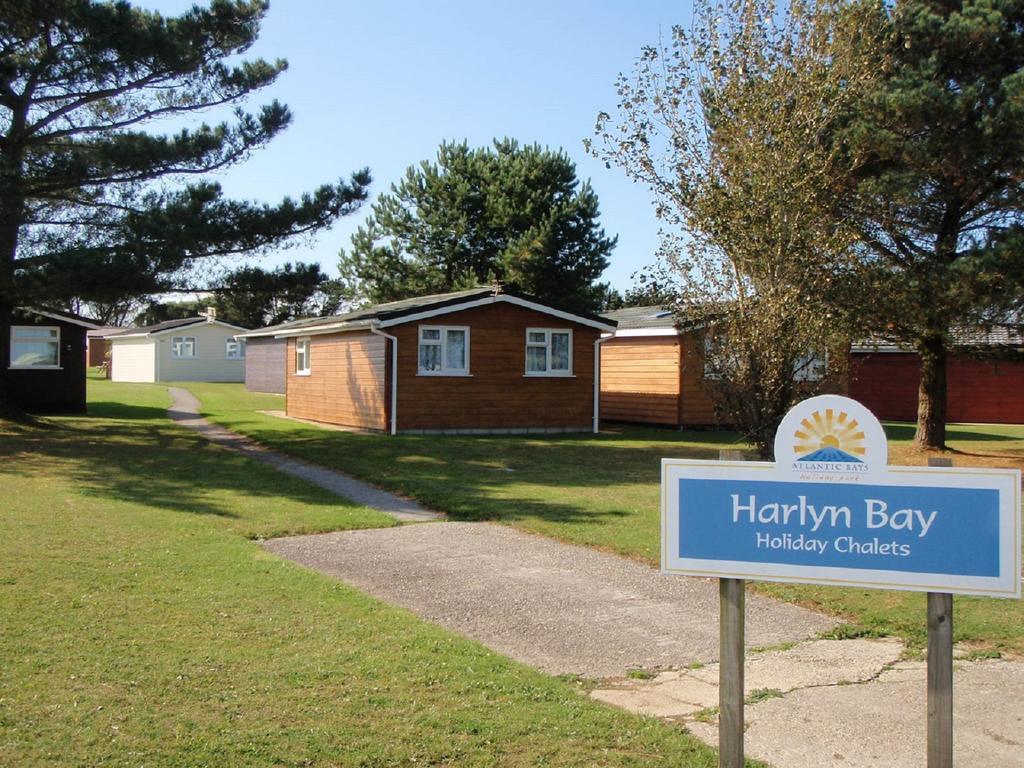 פדסטואו Chalets & Lodges At Atlantic Bays Holiday Park מראה חיצוני תמונה