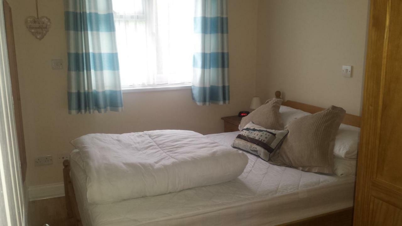 פדסטואו Chalets & Lodges At Atlantic Bays Holiday Park מראה חיצוני תמונה